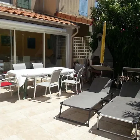 Jolie Maison De 2 Climatisees Veranda Terrasse Parking Privatif Dans Securisee Avec Piscine Commune 400 M De La Lrcs99 别墅 *