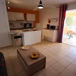 Jolie Maison De 2 Climatisees Veranda Terrasse Parking Privatif Dans Securisee Avec Piscine Commune 400 M De La Lrcs99 Villa Portiragnes
