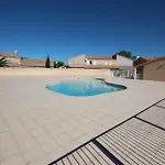 Jolie Maison De 2 Climatisees Veranda Terrasse Parking Privatif Dans Securisee Avec Piscine Commune 400 M De La Lrcs99 Villa *