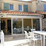 Villa Jolie Maison De 2 Climatisees Veranda Terrasse Parking Privatif Dans Securisee Avec Piscine Commune 400 M De La Lrcs99 *