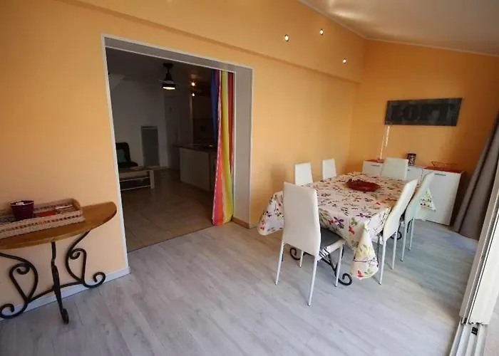 Jolie Maison De 2 Climatisees Veranda Terrasse Parking Privatif Dans Securisee Avec Piscine Commune 400 M De La Lrcs99 *