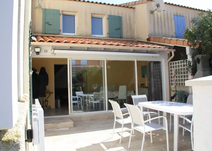 Villa Jolie Maison De 2 Climatisees Veranda Terrasse Parking Privatif Dans Securisee Avec Piscine Commune 400 M De La Lrcs99 *