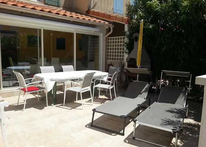 Jolie Maison De 2 Climatisees Veranda Terrasse Parking Privatif Dans Securisee Avec Piscine Commune 400 M De La Lrcs99 * Portiragnes