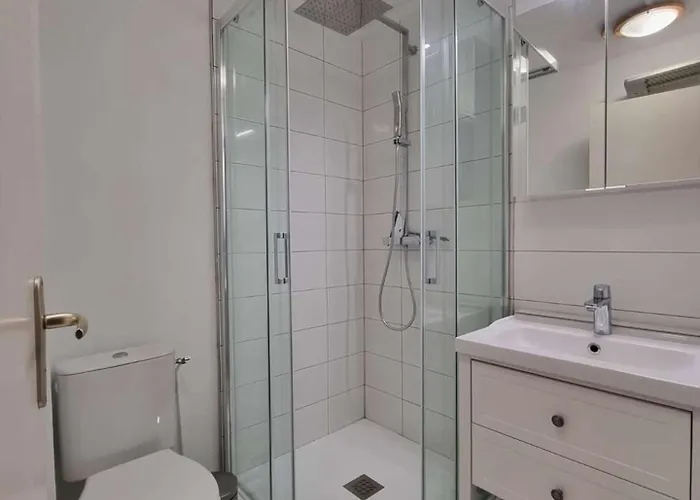 Jolie Maison De 2 Climatisees Veranda Terrasse Parking Privatif Dans Securisee Avec Piscine Commune 400 M De La Lrcs99 Villa *